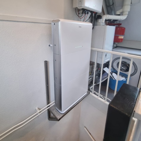 Afbeelding voor Midea 10 kWh batterij met 6 kW omvormer